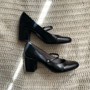 Black block heel comfy Mary Jane shoes